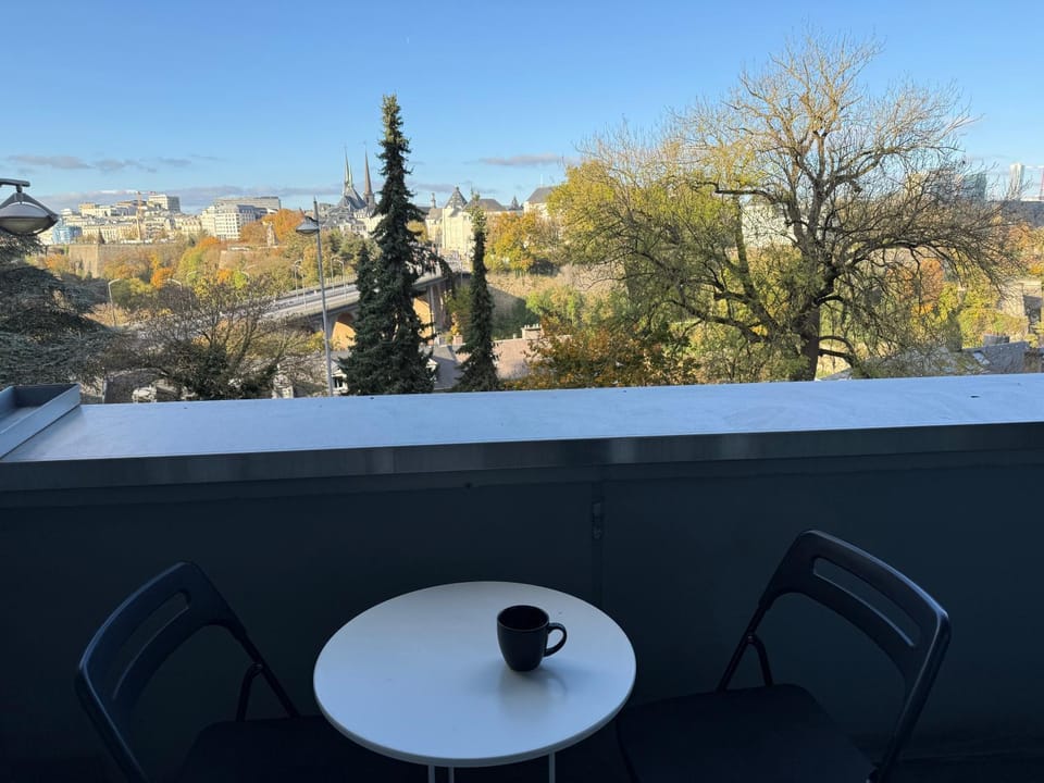 Natural landscape, View (from property/room), Balcony/Terrace, Dining area, Mountain view