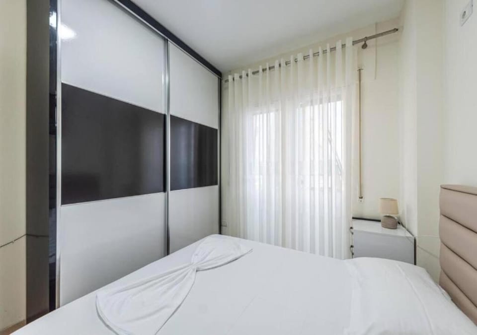 Bed, TV and multimedia, Photo of the whole room, Bedroom, wardrobe