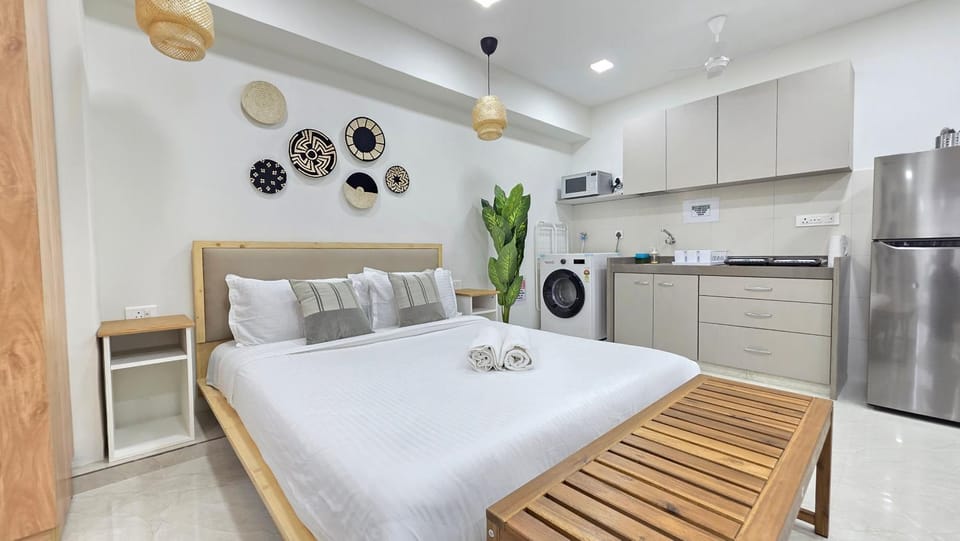 Photo of the whole room, Bedroom, stove