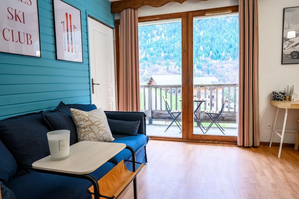 View (from property/room), Balcony/Terrace, Living room, Seating area
