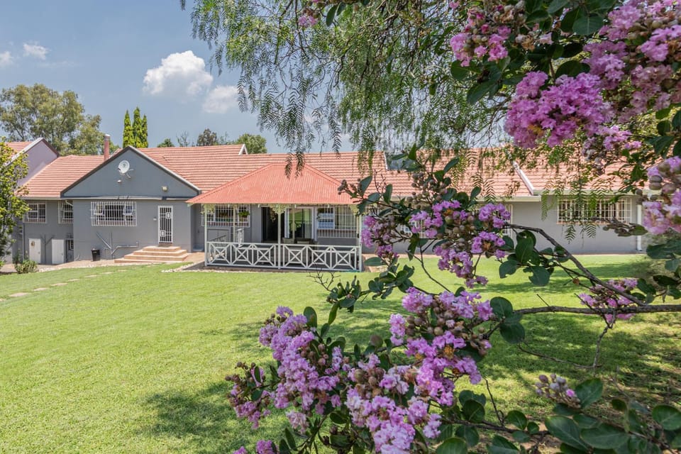 Property building, Natural landscape, Garden