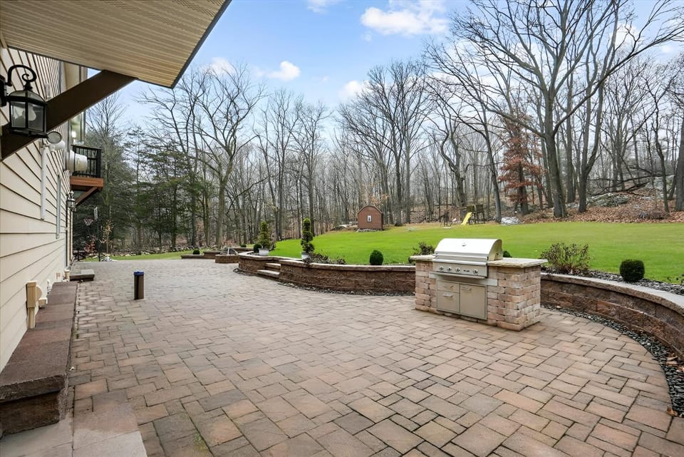 Property building, Day, Natural landscape, BBQ facilities, Garden, Garden view