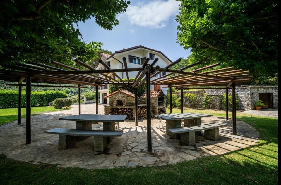 Patio, Dining area, Garden view