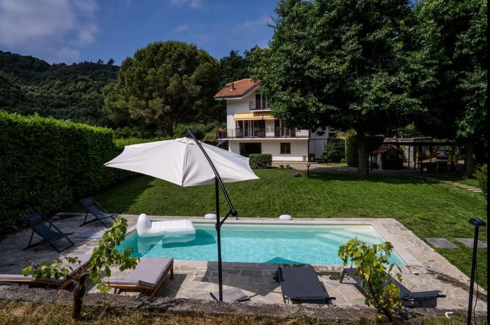 Property building, Garden view, Pool view, Swimming pool, sunbed