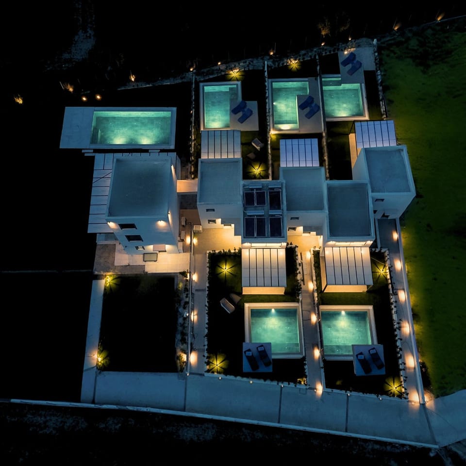 Property building, Swimming pool