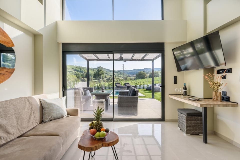 TV and multimedia, Living room, Seating area
