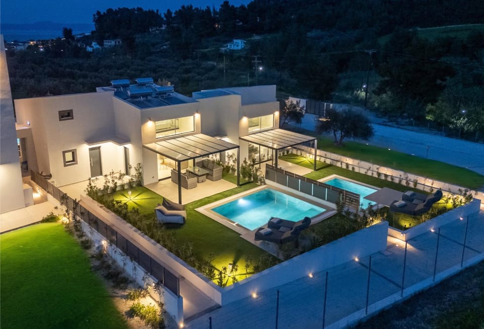 Property building, Swimming pool
