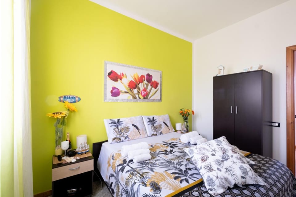Living room, Bedroom