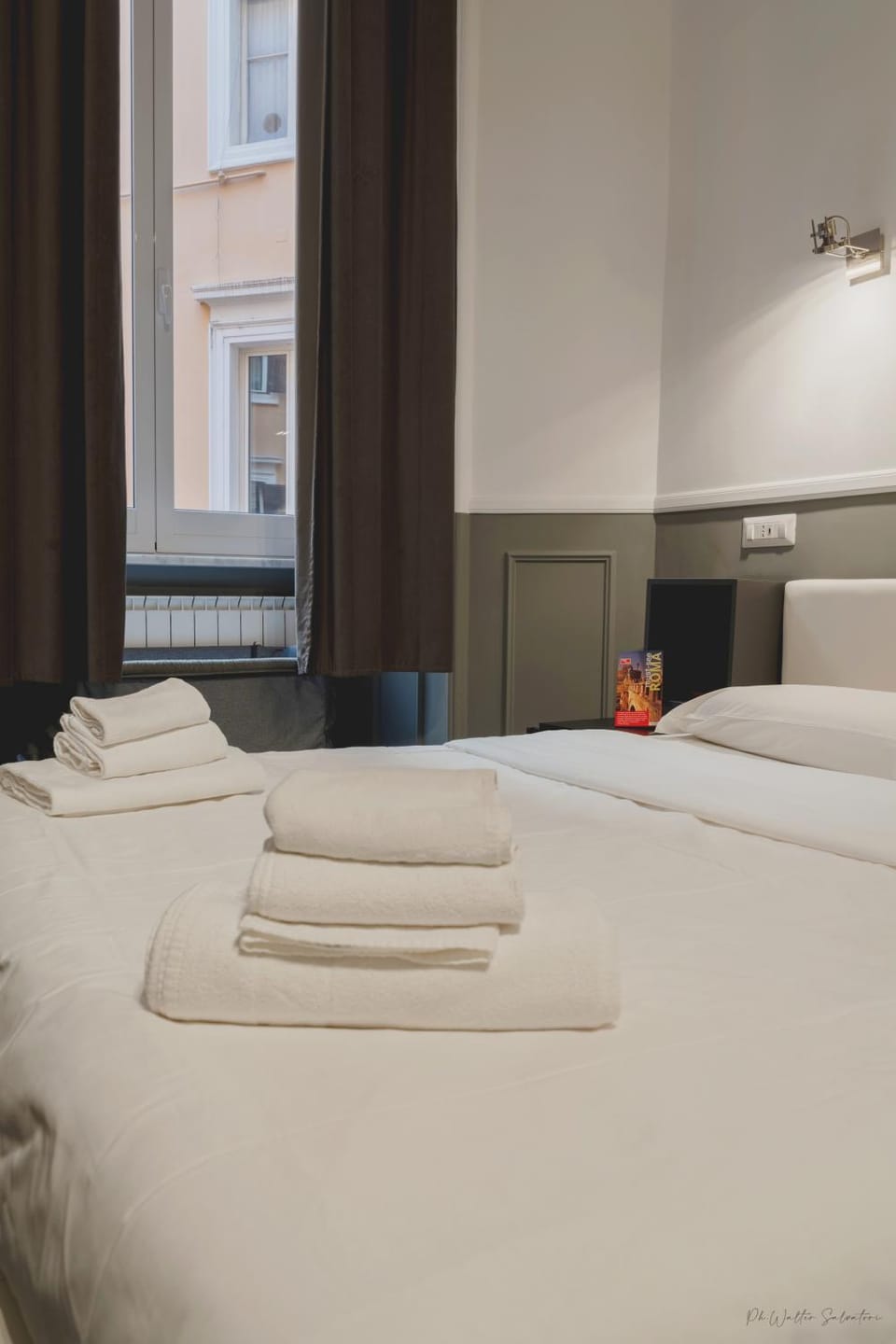View (from property/room), Bedroom, Inner courtyard view