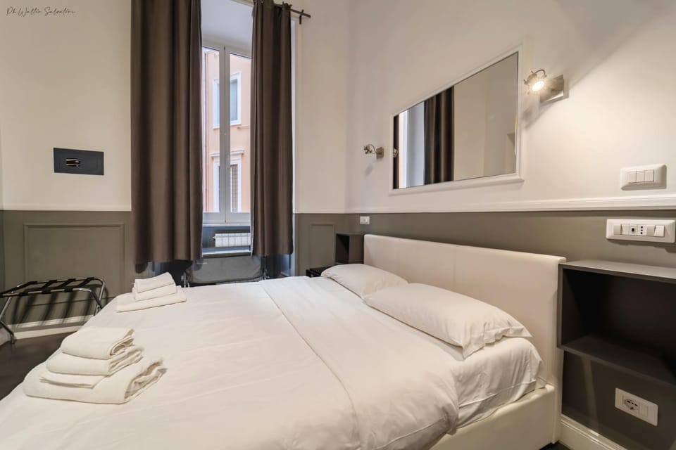 Bedroom, Inner courtyard view