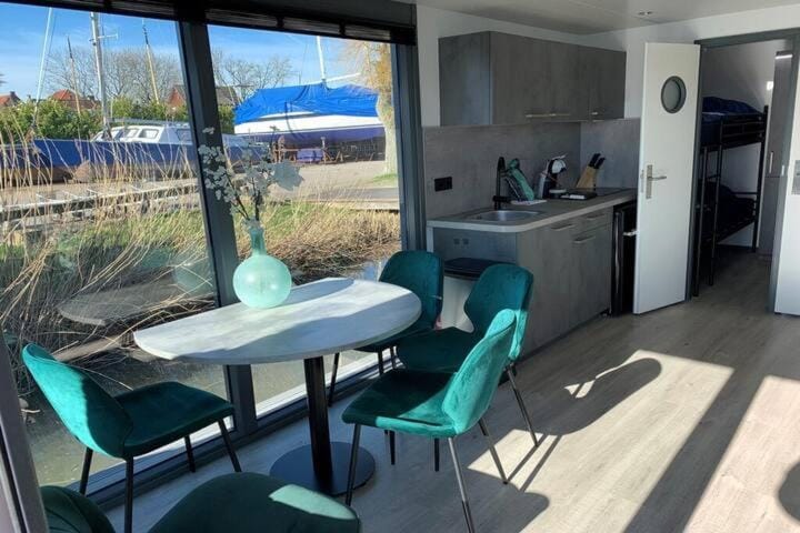 Day, Coffee/tea facilities, View (from property/room), Kitchen or kitchenette, Living room, Seating area, Dining area, pet friendly, stove