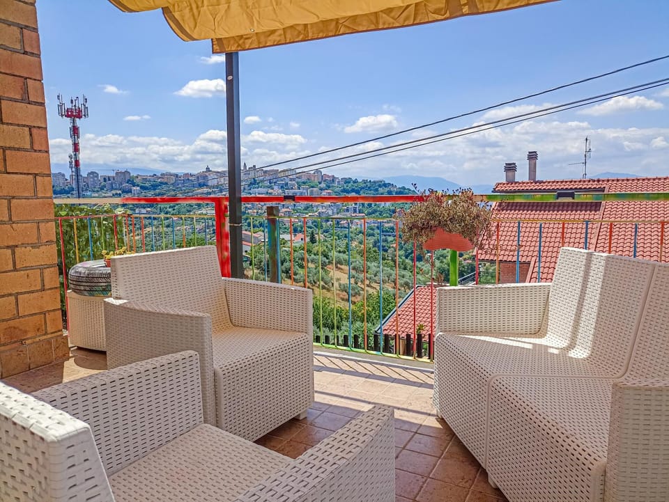View (from property/room), Balcony/Terrace