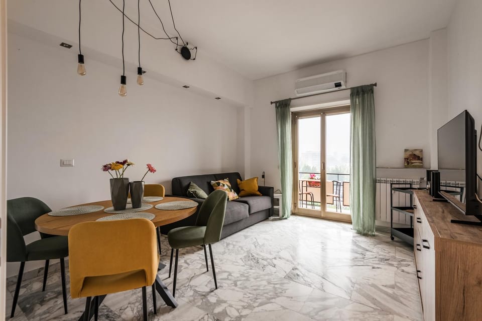 TV and multimedia, Living room, Dining area