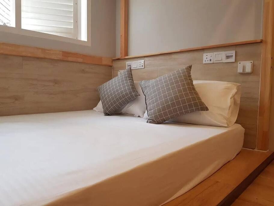 Heritage Loft on Beach Street near UNESCO Zone & Street Art 2 Apartment in George Town