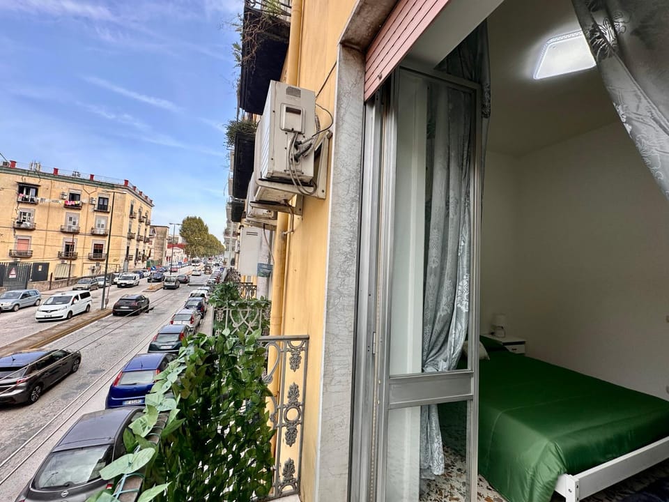 Neighbourhood, Balcony/Terrace, Street view