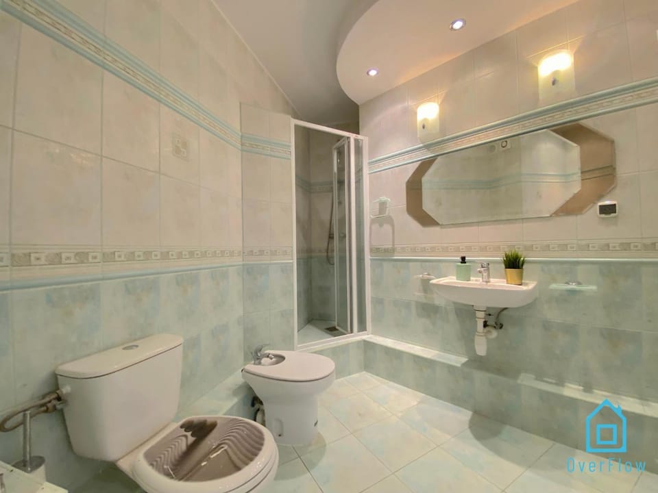 Umbrella Room - 10 Min to Old Town Gdańsk,PKP & Shopping Mall Vacation rental in Gdansk