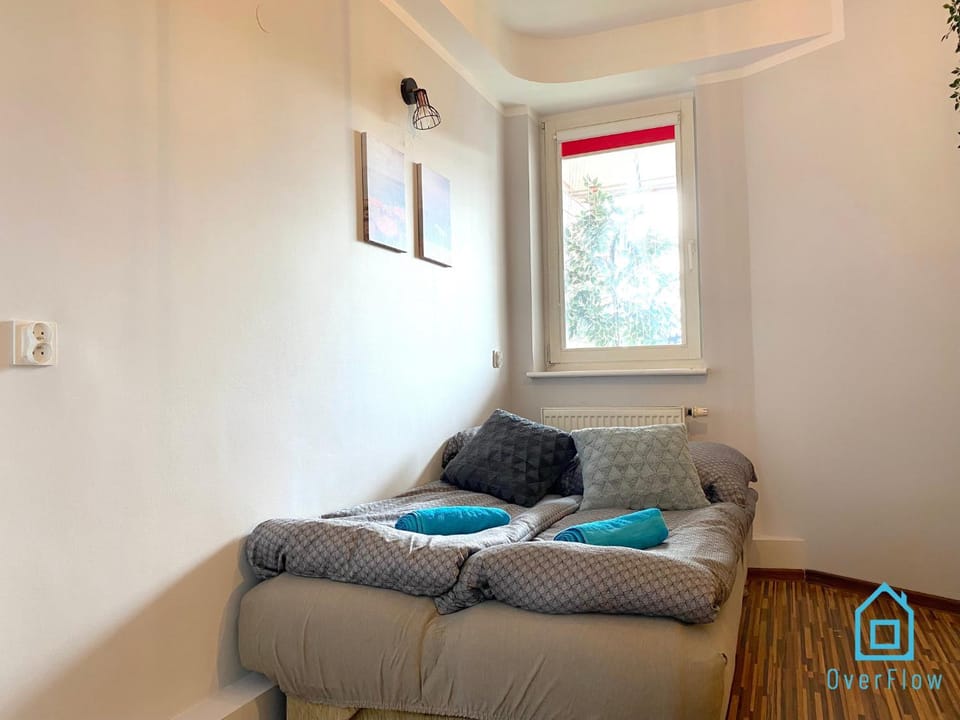 Umbrella Room - 10 Min to Old Town Gdańsk,PKP & Shopping Mall Vacation rental in Gdansk