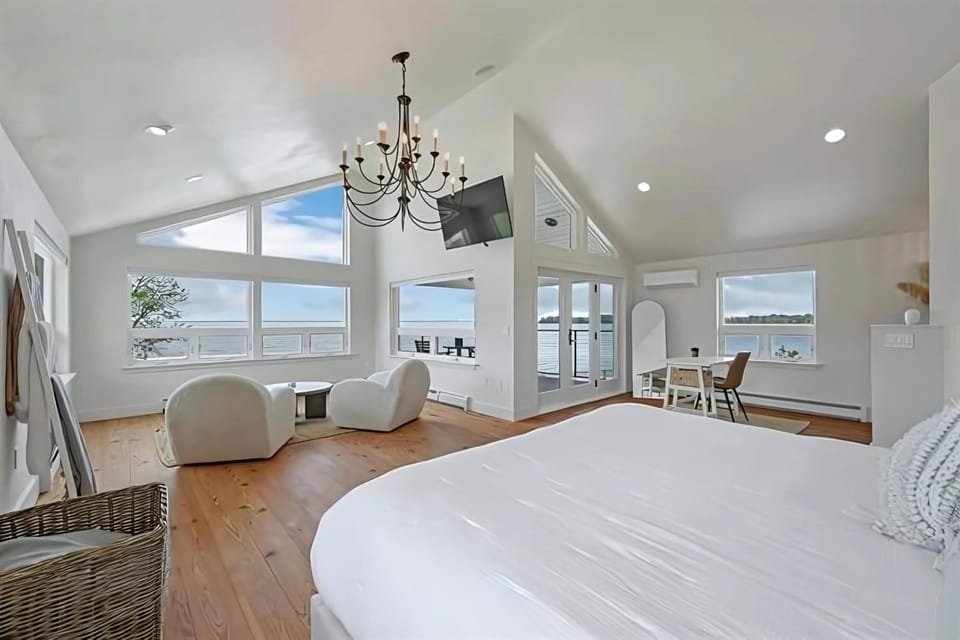TV and multimedia, Photo of the whole room, Sea view