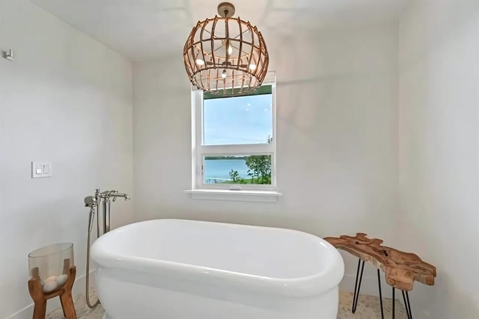 Bathroom, Bath