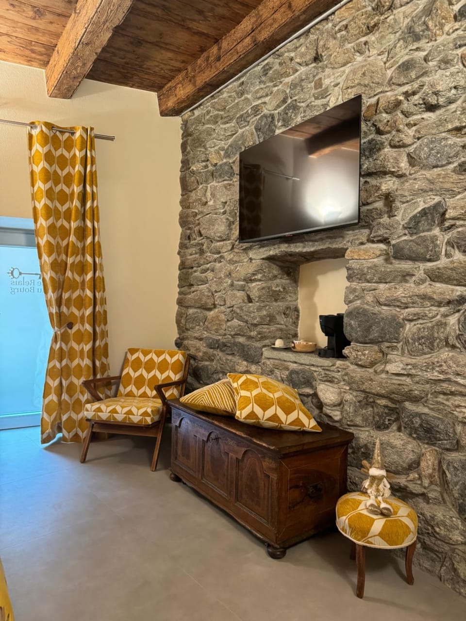 Le Relais du Bourg Chambres de charme Wellnes Bed and Breakfast in Aosta Valley, Italy