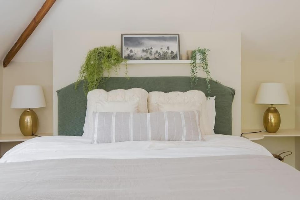 Adorable 2 bedroom guest house House in Rother District