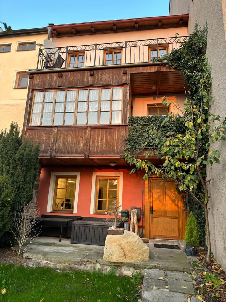 Property building, Garden