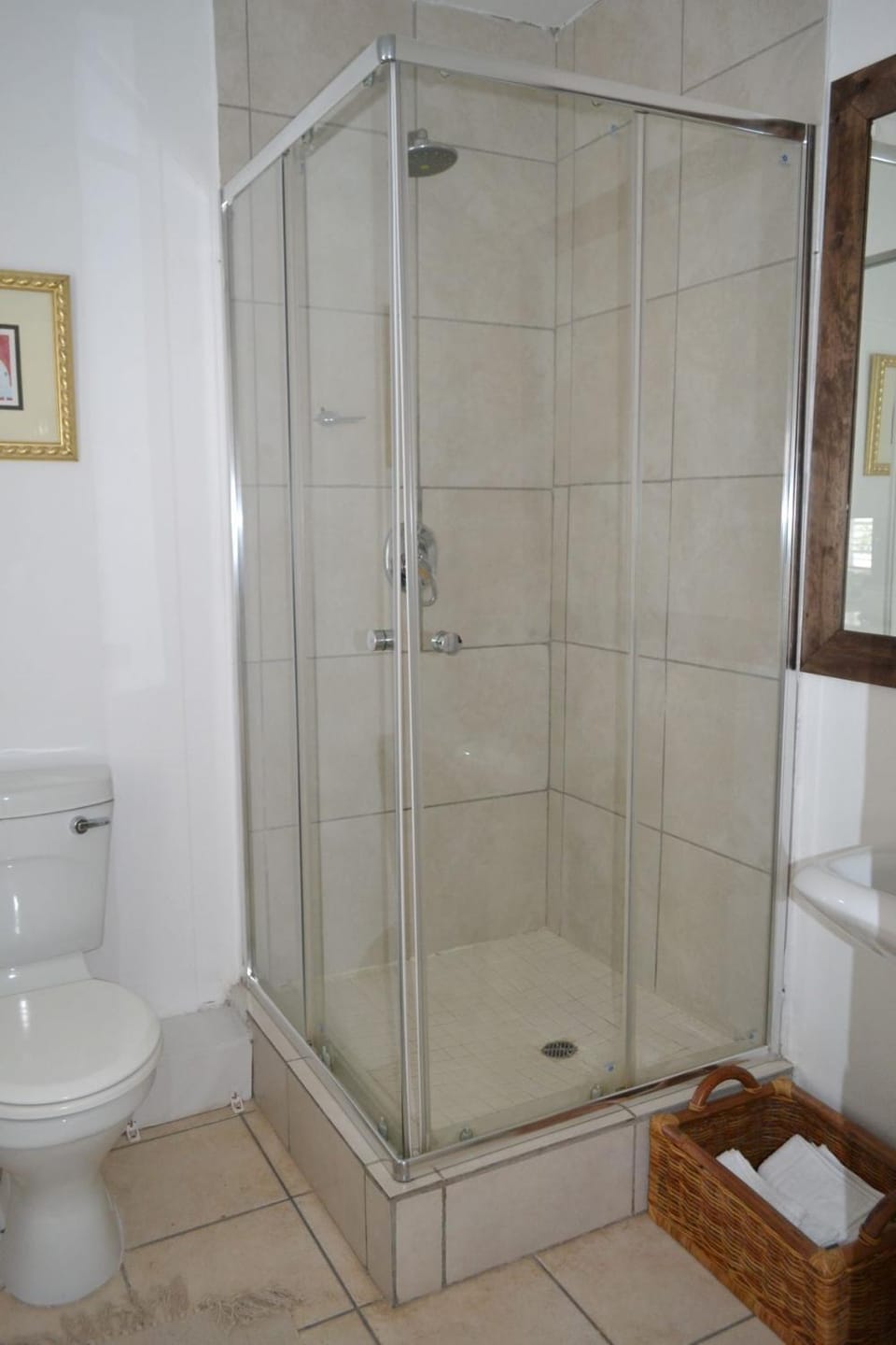 5 Woodmead Suites Bed and Breakfast in Sandton