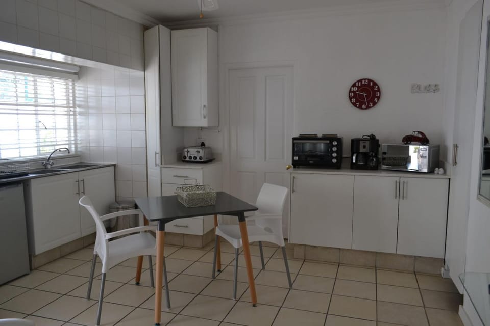 5 Woodmead Suites Bed and Breakfast in Sandton