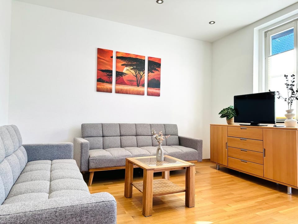 TV and multimedia, Living room, Photo of the whole room, Seating area
