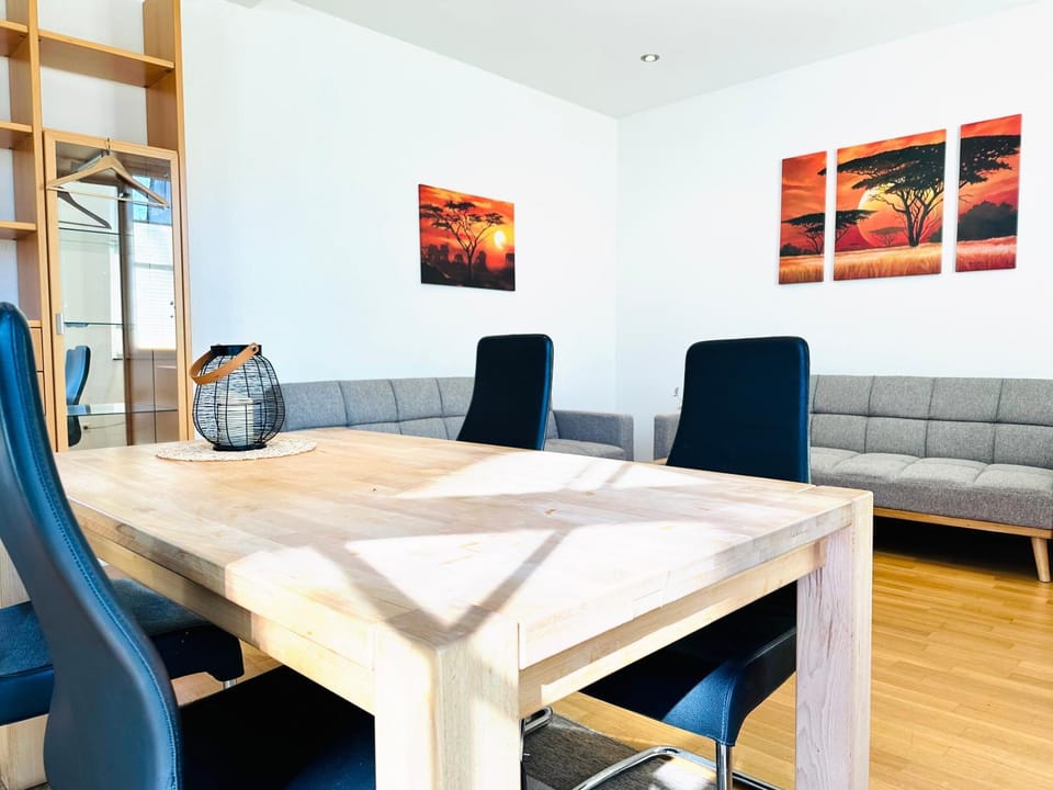 Living room, Seating area, Dining area