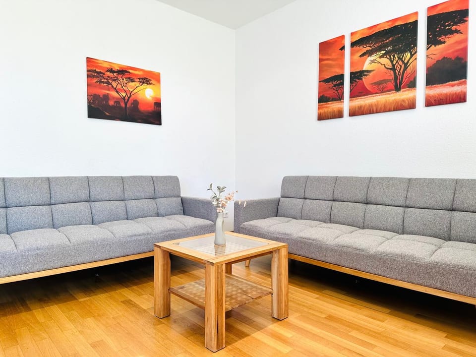 Living room, Photo of the whole room, Seating area