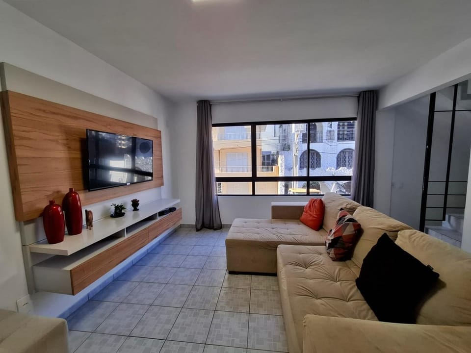TV and multimedia, Living room, Evening entertainment
