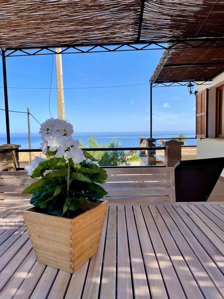 Punta de s'Àguila-Port Des Canonge House in Serra de Tramuntana