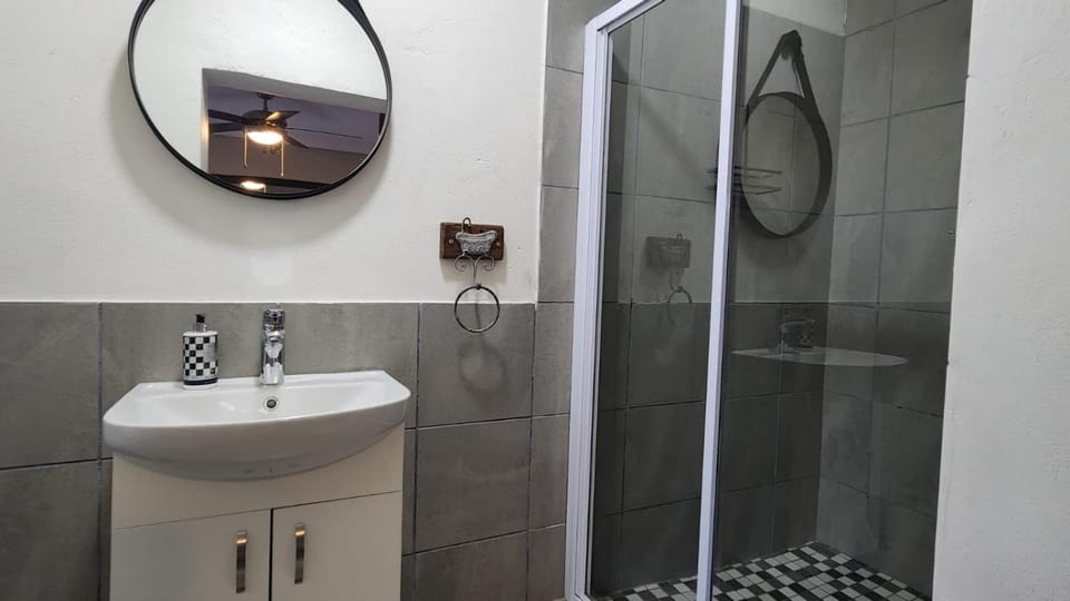 Berlouri Guest House Family Suite Farm Stay in Gauteng