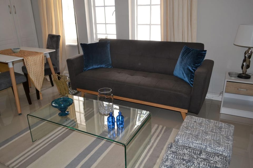 7 Woodmead Suites Bed and Breakfast in Sandton