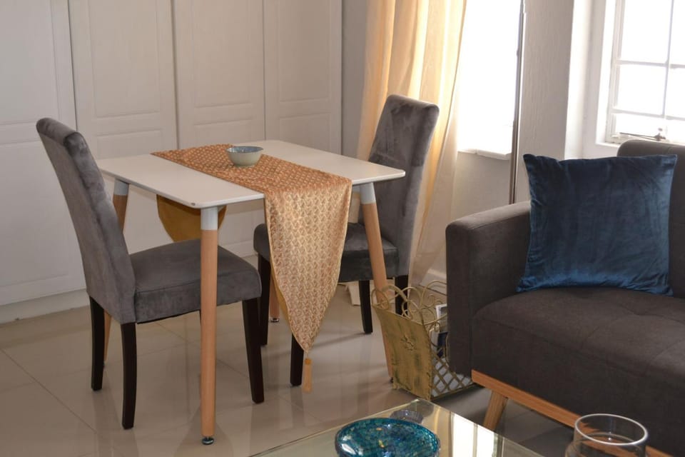 7 Woodmead Suites Bed and Breakfast in Sandton