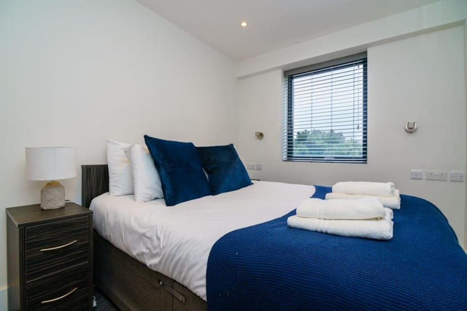 Bed, View (from property/room), Photo of the whole room, Bedroom, heating, towels