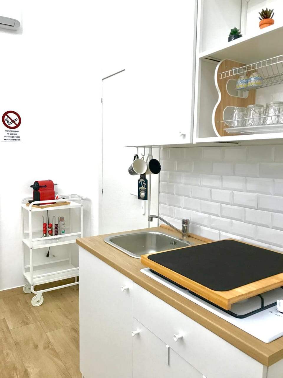 Coffee/tea facilities, Kitchen or kitchenette, pet friendly, stove