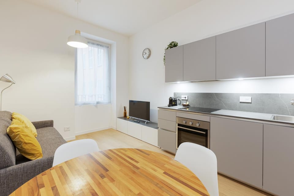 TV and multimedia, Living room, Dining area, dishwasher, oven, stove