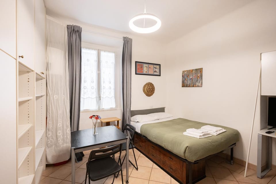 Bed, Photo of the whole room
