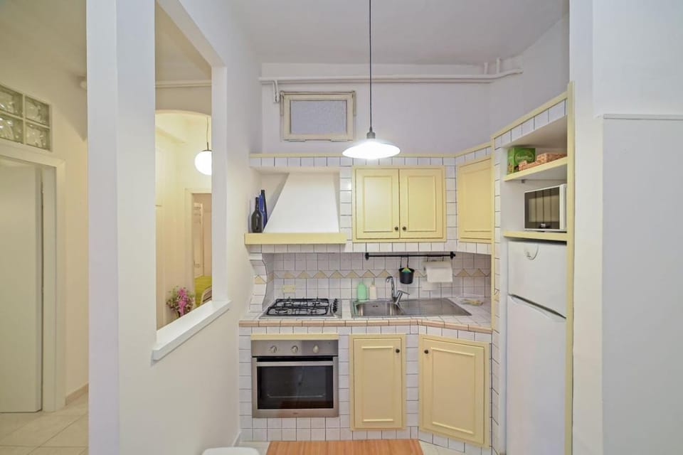 Kitchen or kitchenette, kitchen