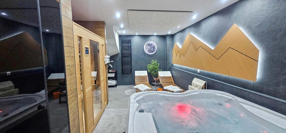 Hot Tub, Sauna, Spa and wellness centre/facilities