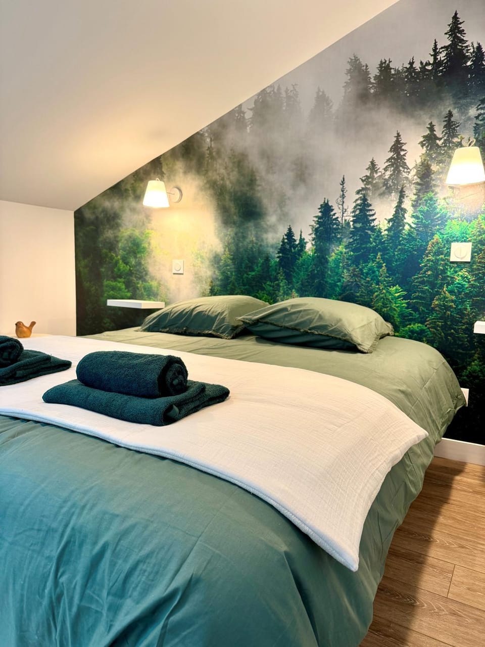 Bed, Bedroom