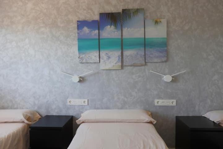 Fantasy Villa Valencia - Airport & Circuit Ricardo Tormo House in Valencian Community