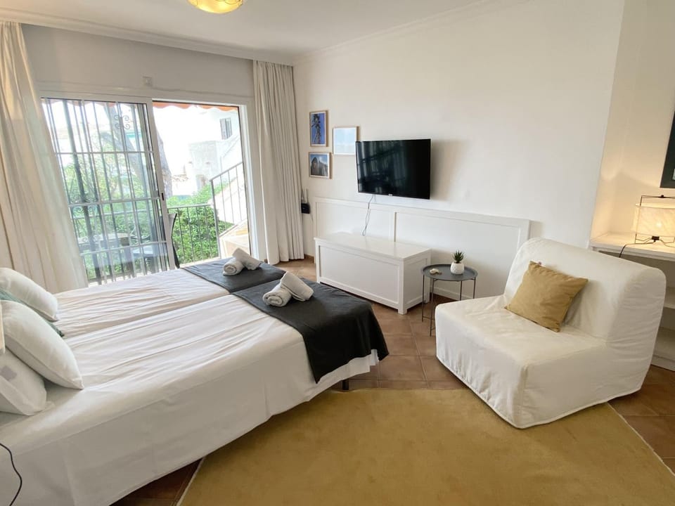 N02 Los Rosales - Studio Apartment in Sitio de Calahonda