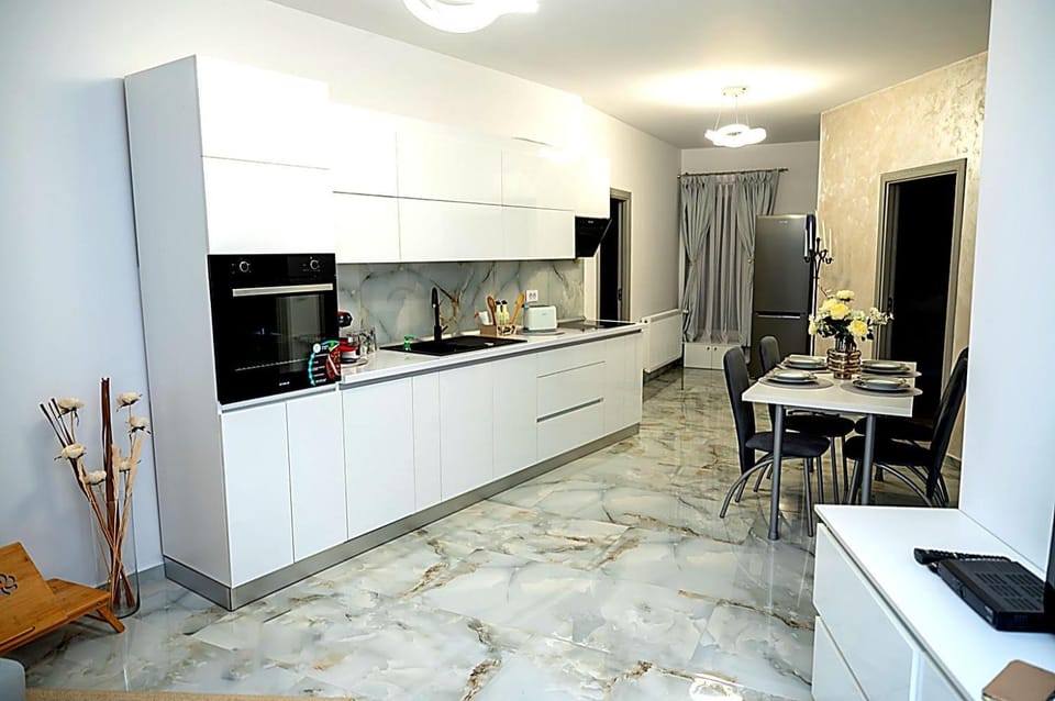 Kitchen or kitchenette, Dining area, dishwasher, oven, stove