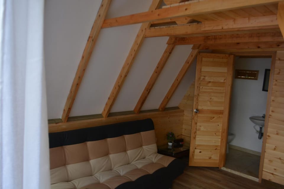 Game Room, Living room