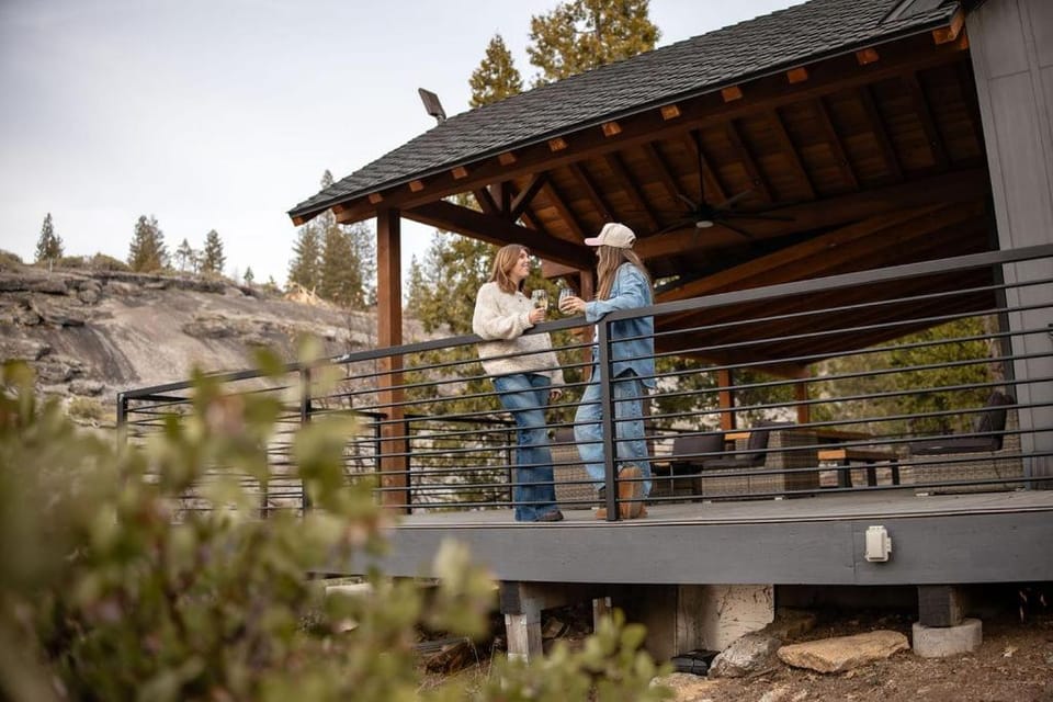 Sunset Retreat AC, Big Views & Dream Deck House in Shaver Lake