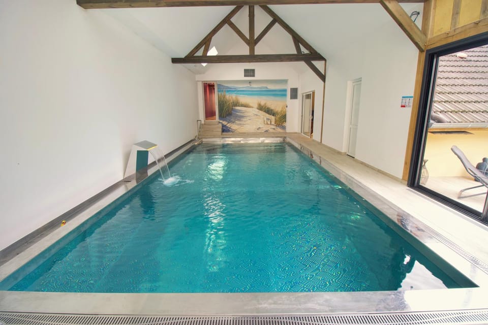 Swimming pool, Swimming pool