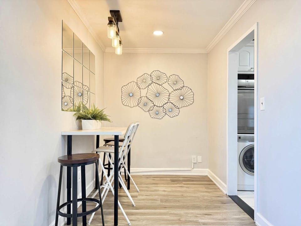 Downtown City View Renovated 2 beds Free Parking LM1503 House in Atlanta